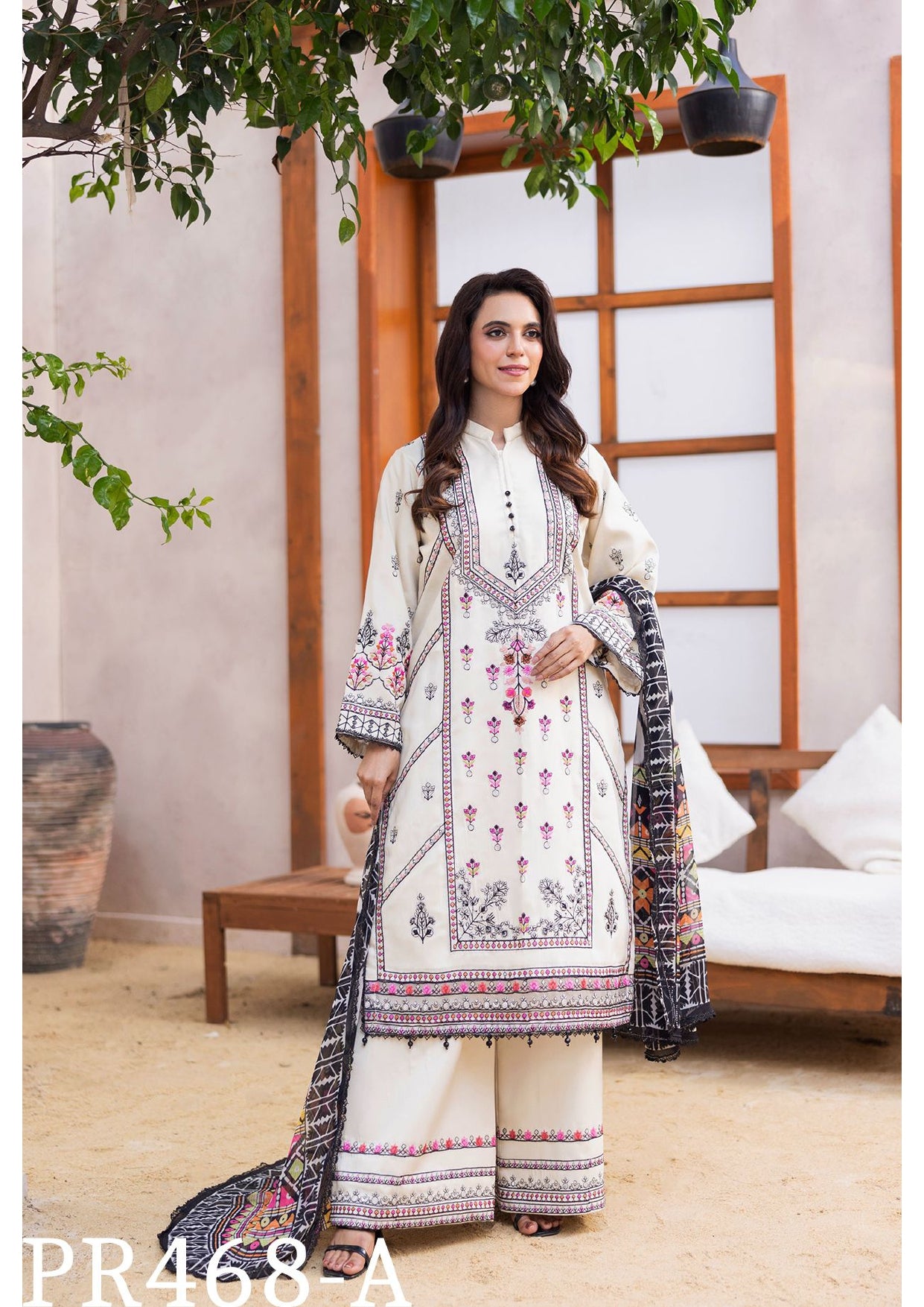 Elegant Cream Embroidered 3-Piece Set with Intricate Detailing