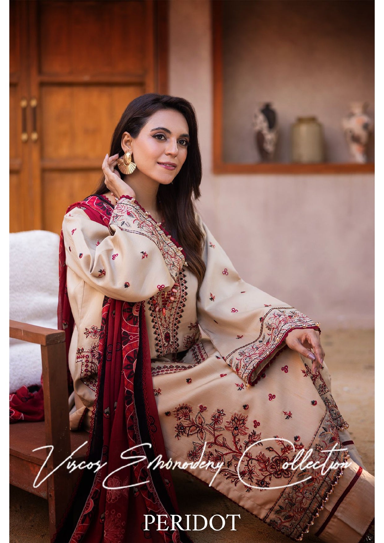 Elegant Viscose Embroidered 3-Piece Suit in Beige with Red Accents – Timeless Sophistication